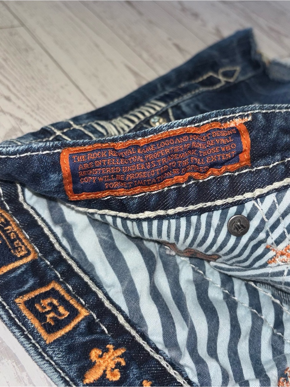 Rock Revival Lydia Easy Shorts Sz 25 Distressed Denim 4” Inseam - Picture 7 of 10